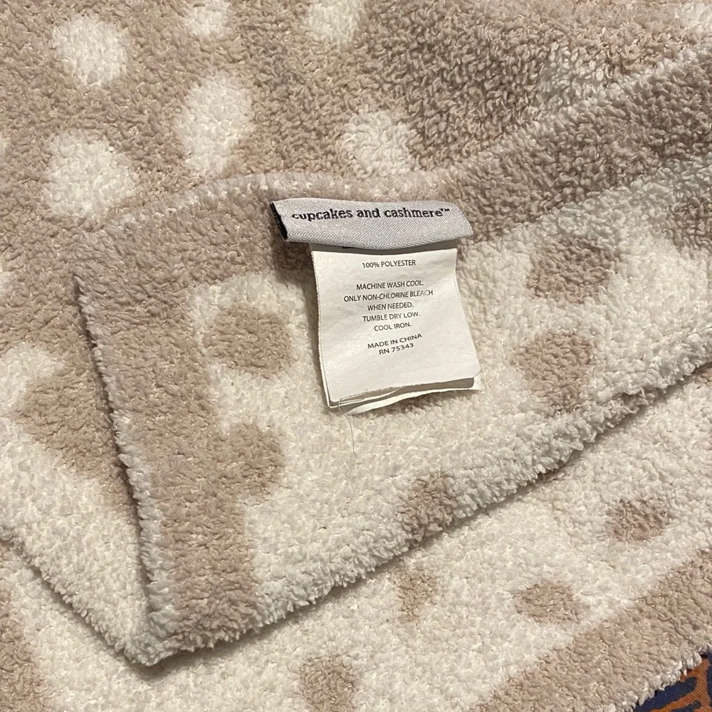 Cupcakes & Cashmere Plush Baby Blanket - Picture 1 of 2